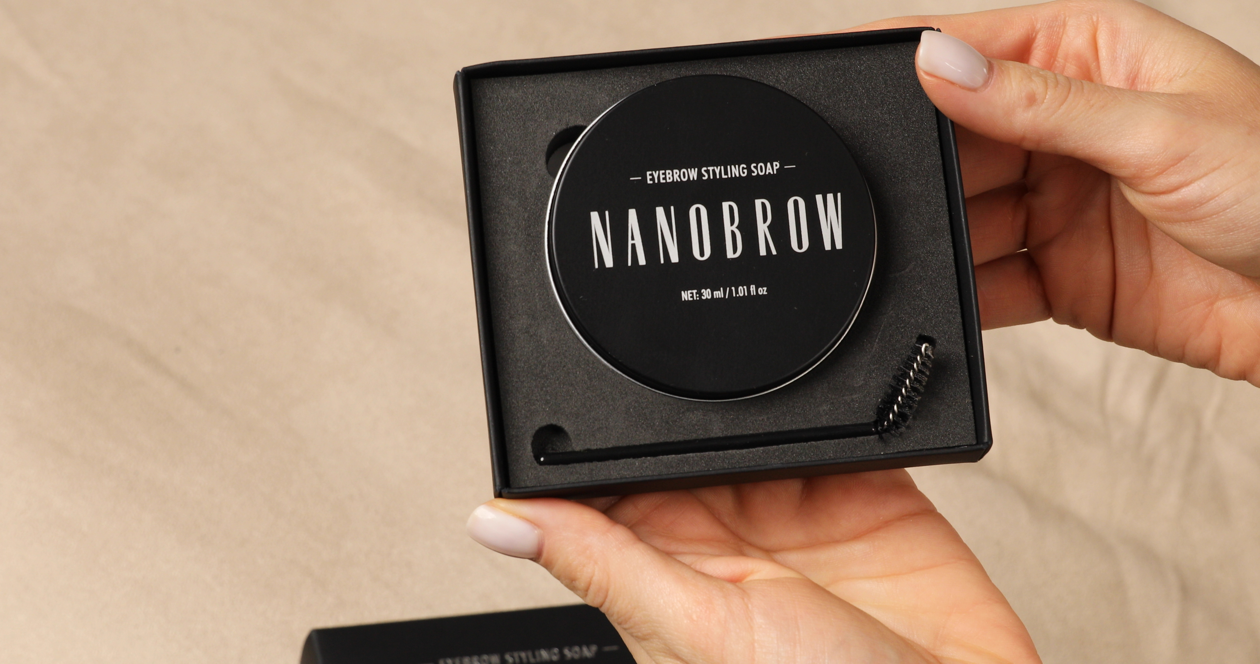 Brwi na mydło z Nanobrow Eyebrow Styling Soap  – dlaczego polecam ten kosmetyk?